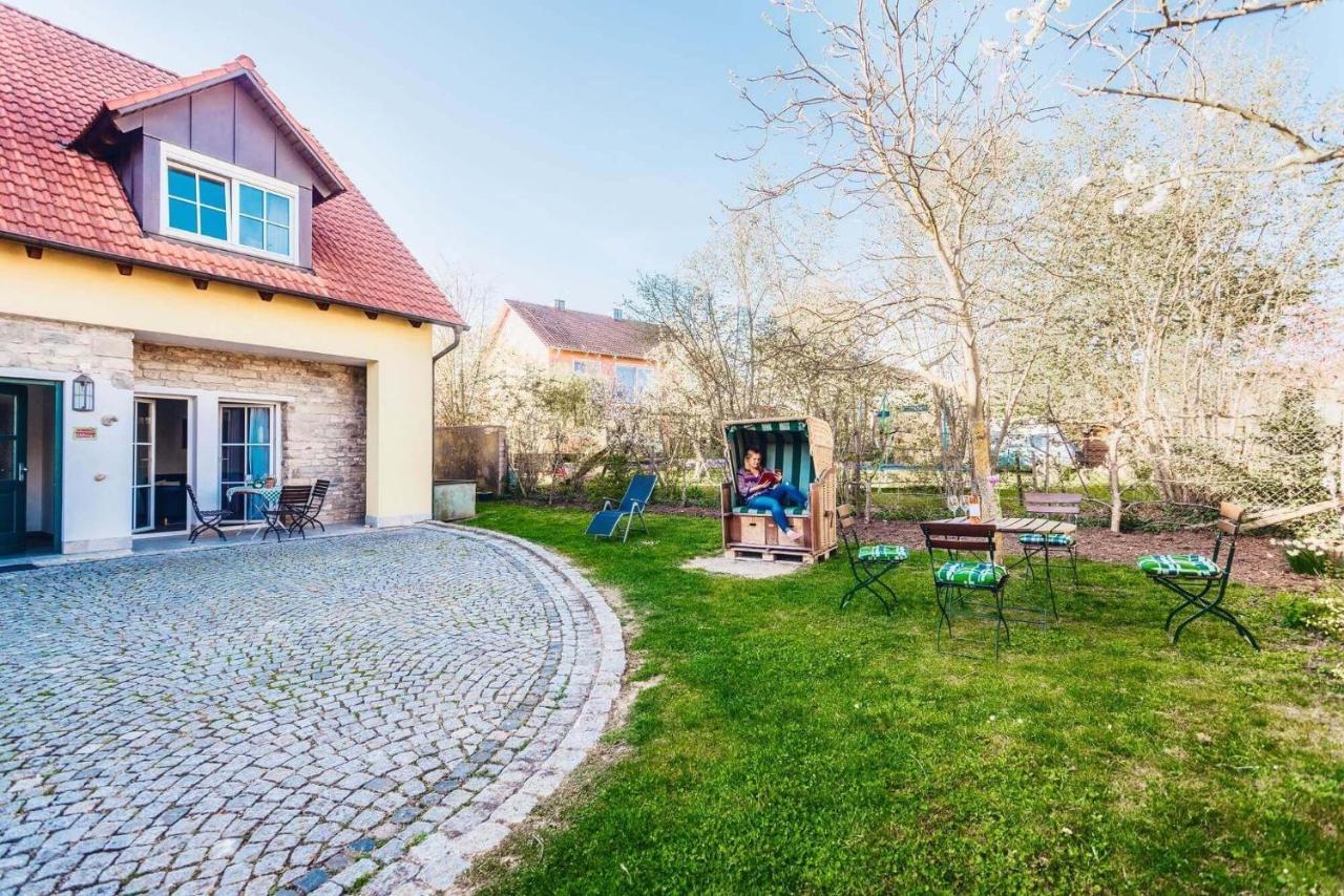 Pension Sankt Urban Sommerach Exterior photo