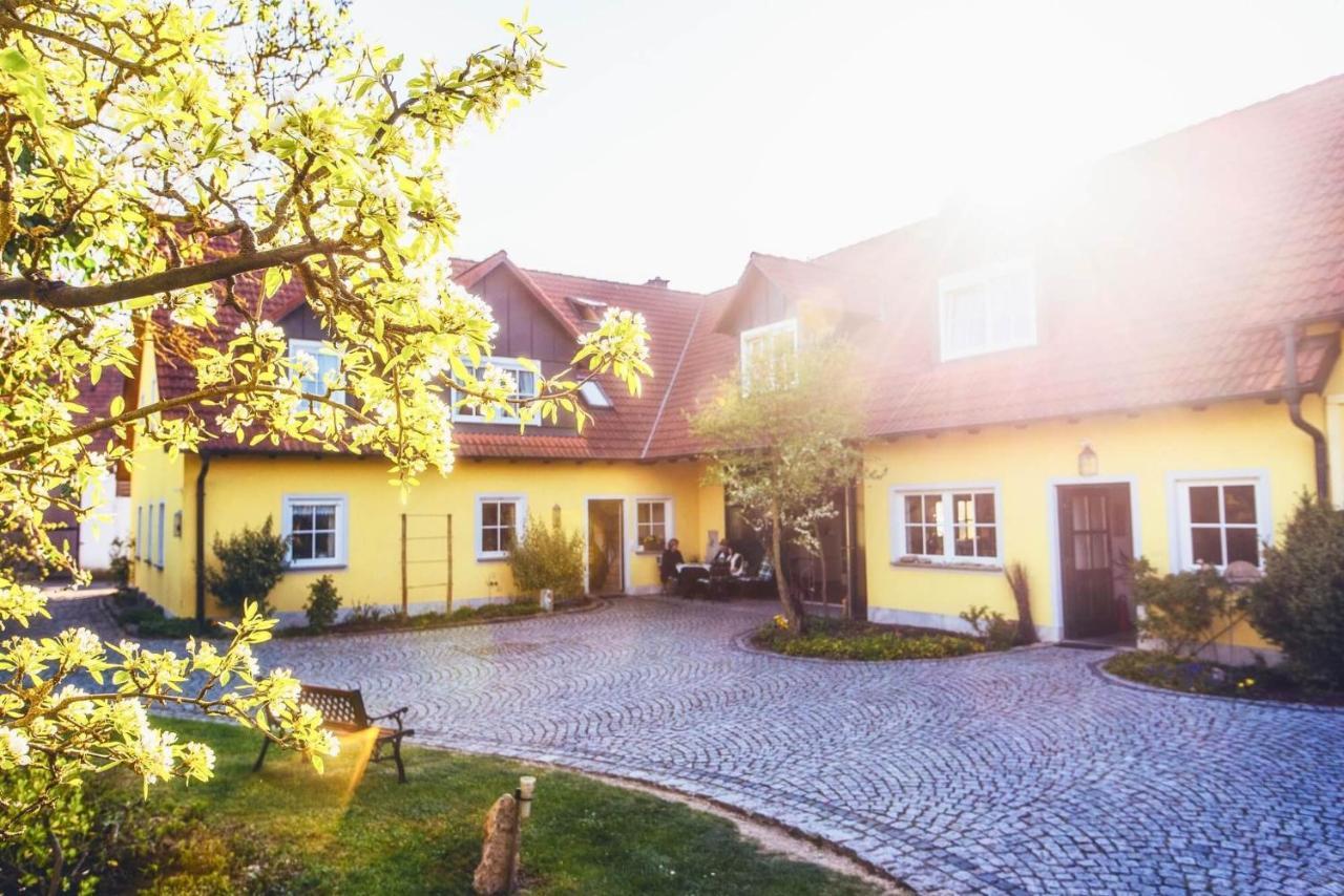 Pension Sankt Urban Sommerach Exterior photo