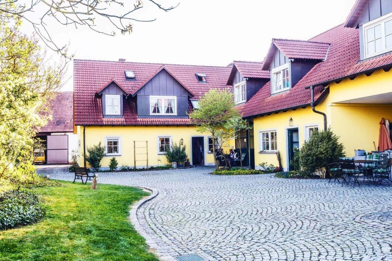 Pension Sankt Urban Sommerach Exterior photo